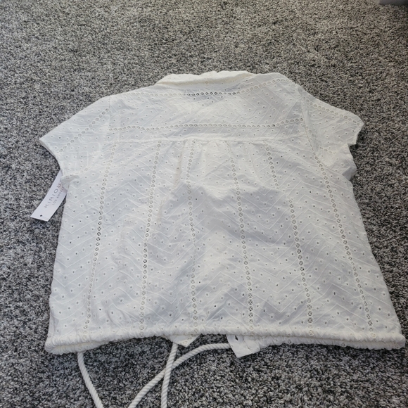 KIRIOUS boutique NWT Eyelet Top Blouse White Medium Crop - Picture 6 of 13